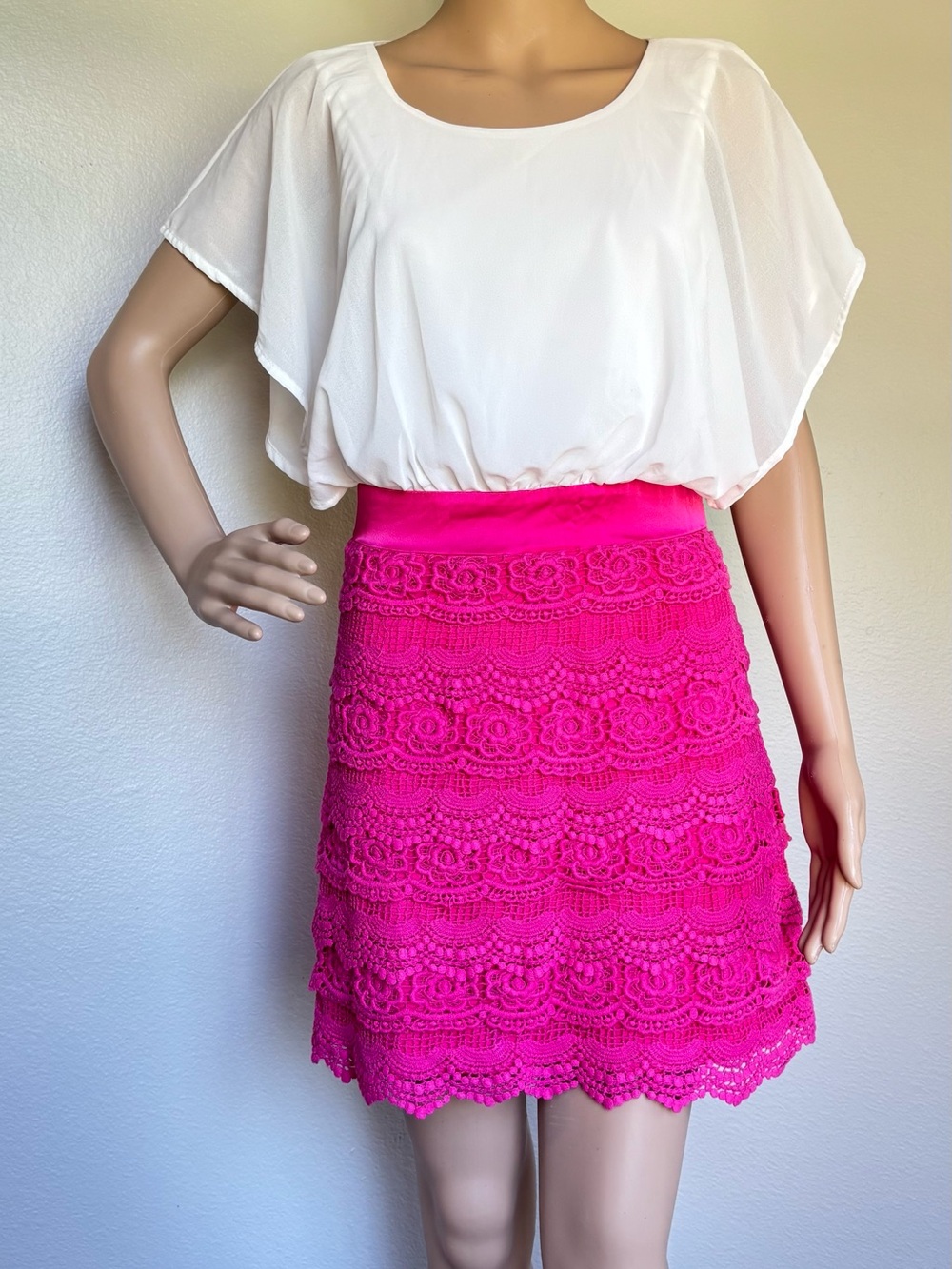 Miami Dress White Top with Hot Pink Embroidered Floral Lace Mini Skirt Small - Picture 8 of 15
